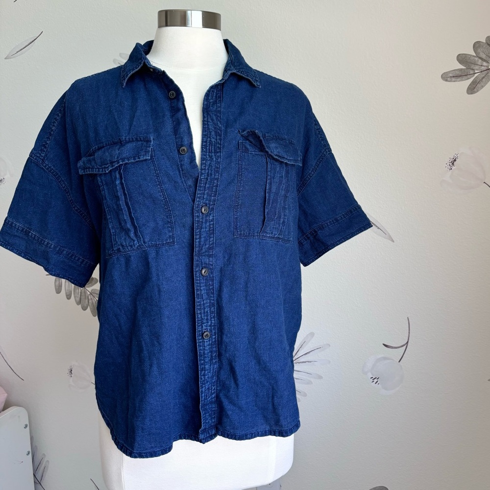 JCrew Lightweight linen blend short sleeve button down shirt